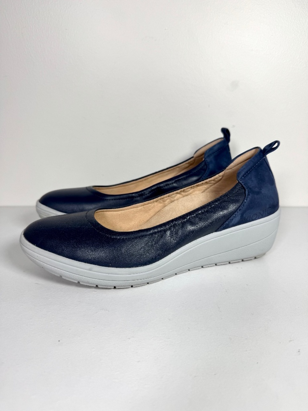 Vionic Jacey Navy Leather Suede Slip-On Loafers Comfort Shoes Orthotic Size 6.5